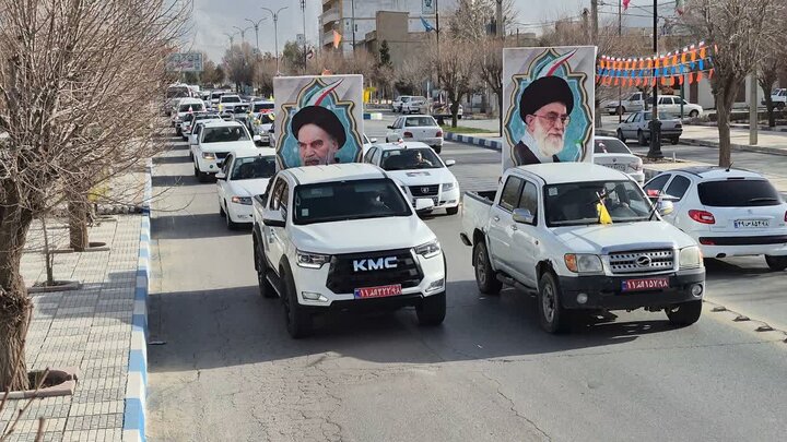 تصاویر/رژه خودرویی به مناسبت آغاز دهه مبارک فجر در شهرستان چوار