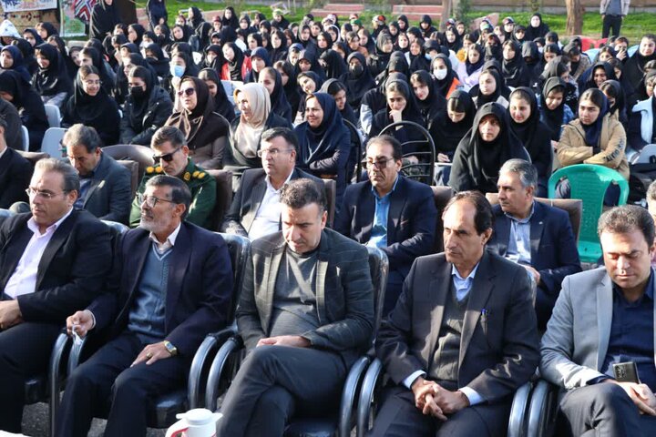 تصاویر/مراسم نواخته شدن زنگ انقلاب در دهلران