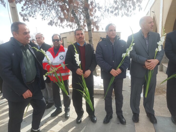 تصاویر /  گلباران مزار شهدای شهرستان خرمدره به مناسبت ایام الله دهه مبارک فجر