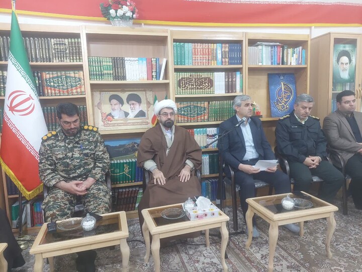 تصاویر / دیدار مسئولین خرمدره  با امام جمعه این شهرستان