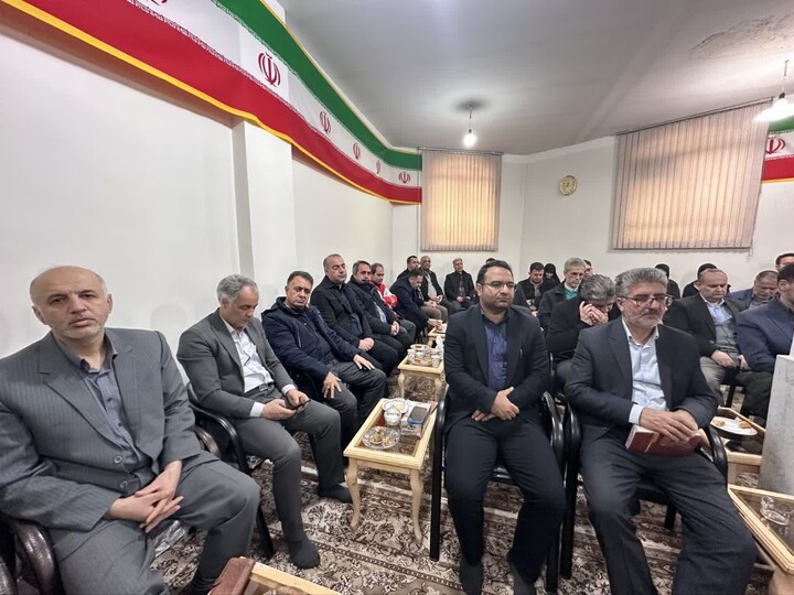 تصاویر / دیدار مسئولین خرمدره  با امام جمعه این شهرستان