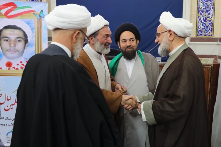 تصاویر/ گردهمایی طلاب و روحانیون به مناسبت سالروز ورود حضرت امام خمینی (ره) به میهن