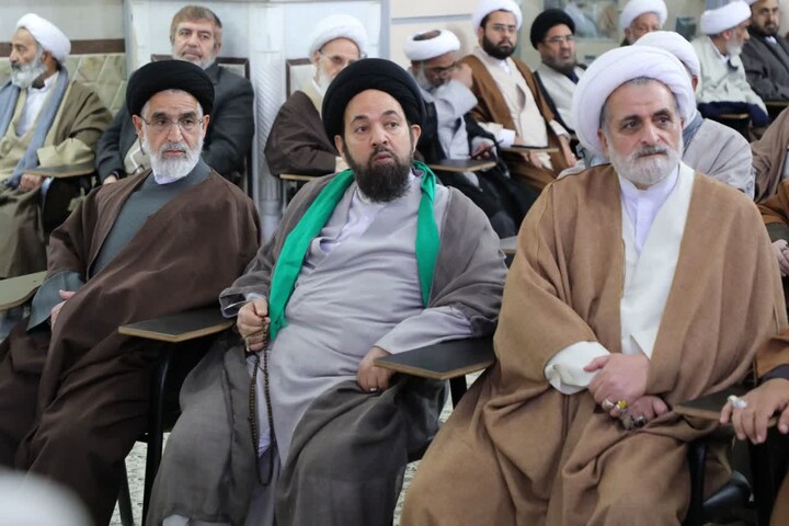 تصاویر/ گردهمایی طلاب و روحانیون به مناسبت سالروز ورود حضرت امام خمینی (ره) به میهن