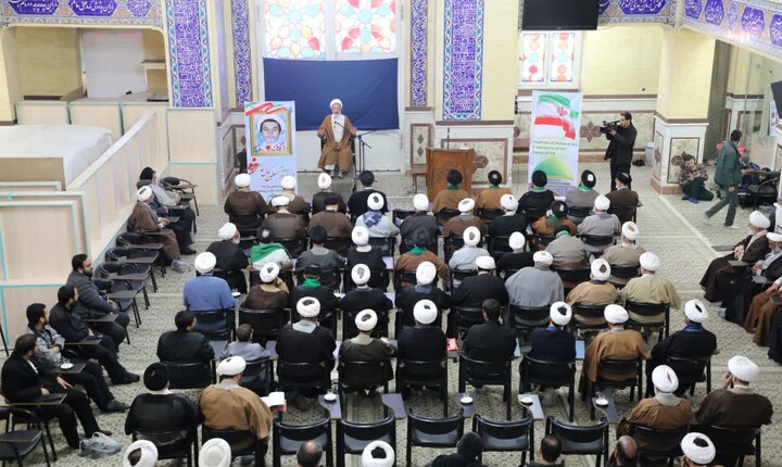 تصاویر/ گردهمایی طلاب و روحانیون به مناسبت سالروز ورود حضرت امام خمینی (ره) به میهن