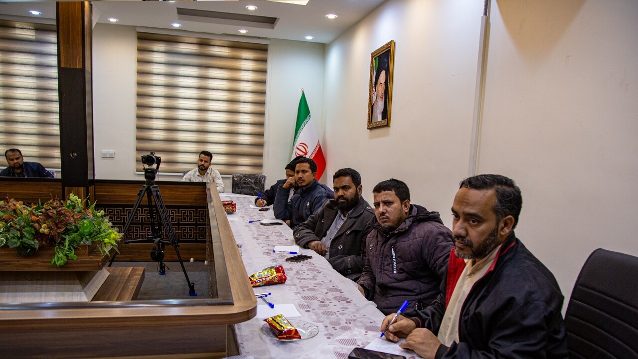 برگزاری  «نشست علمی سنت‌های قرآنی و تطبیق آن بر تحولات اخیر ایران و مقاومت» در دفتر نمایندگی بنگلادش در قم