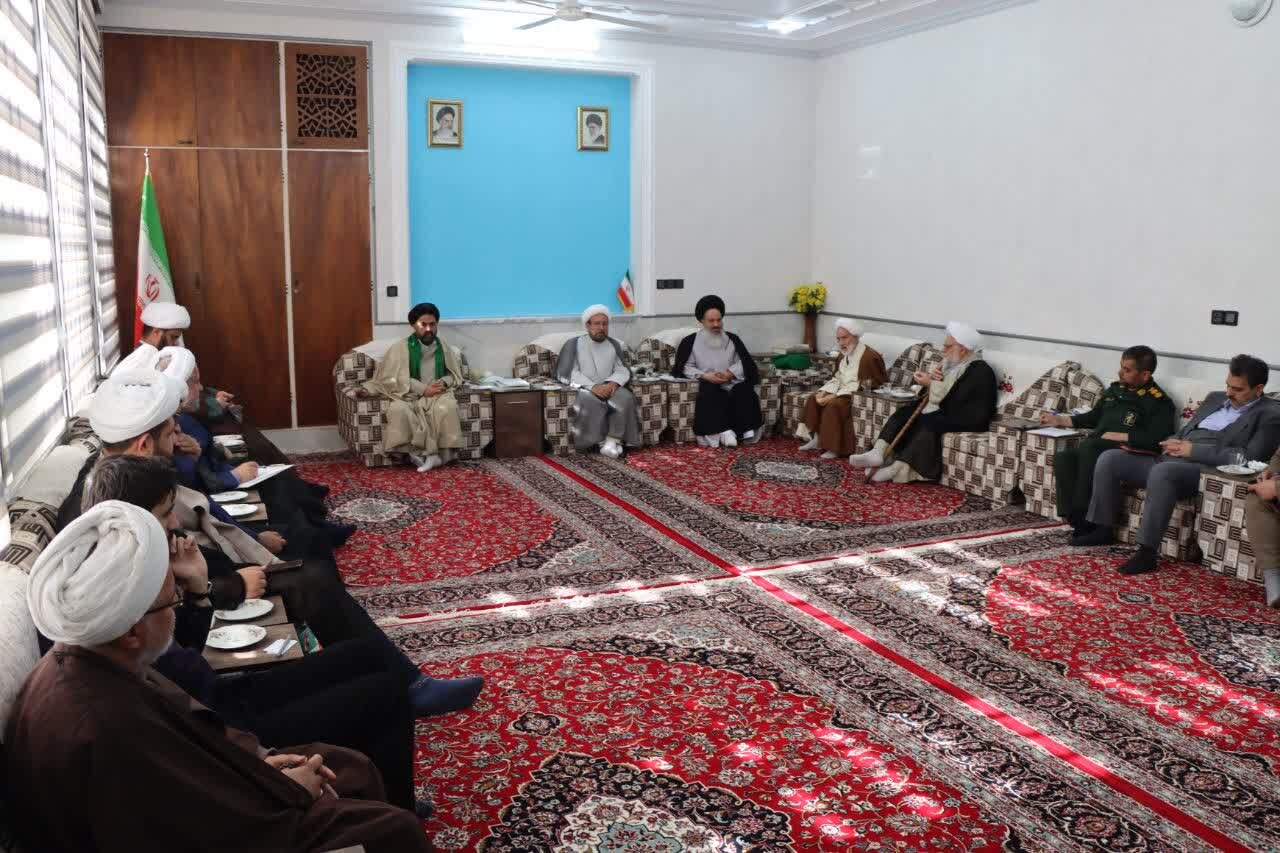 تصاویر/ آئین اعطای حکم به اعضای قرارگاه پشتیبانی از مساجد شهرستان اشکذر