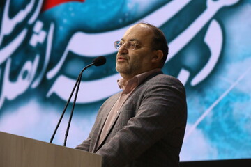 نهج‌البلاغه باید از همایش‌ به میدان عمل مدیریتی وارد شود/ کاربردی‌سازی معارف نهج‌البلاغه در مدیریت، راه حل مشکلات امروز جامعه است