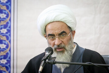 دهه مبارکه فجر، مایه احیای اسلام و عزت ایران است