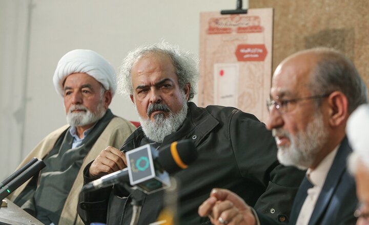 تصاویر/ بررسی «بیدارگران اقالیم قبله» در نشست صد کتاب ماندگار قرن