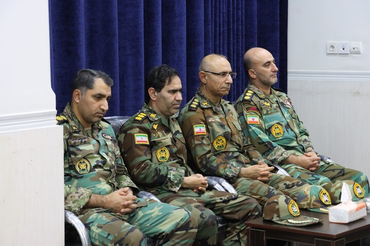 دیدار فرمانده و کادر قرارگاه منطقه ای ارتش با نماینده ولی فقیه در خوزستان