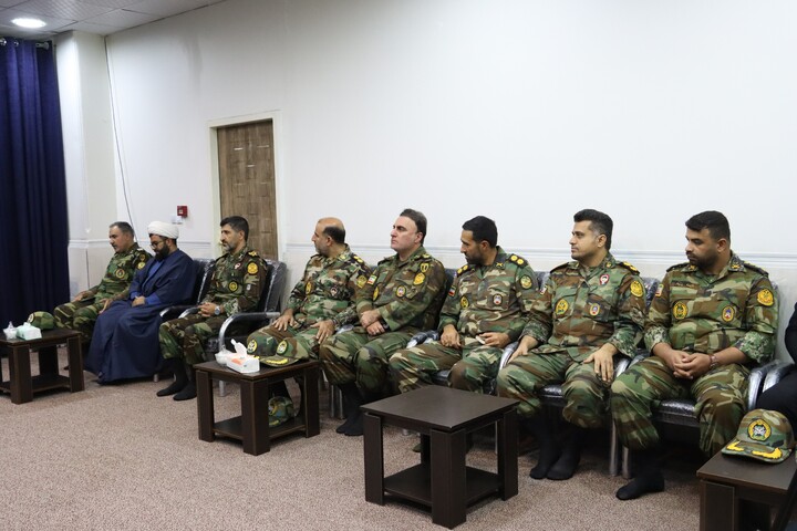 دیدار فرمانده و کادر قرارگاه منطقه ای ارتش با نماینده ولی فقیه در خوزستان