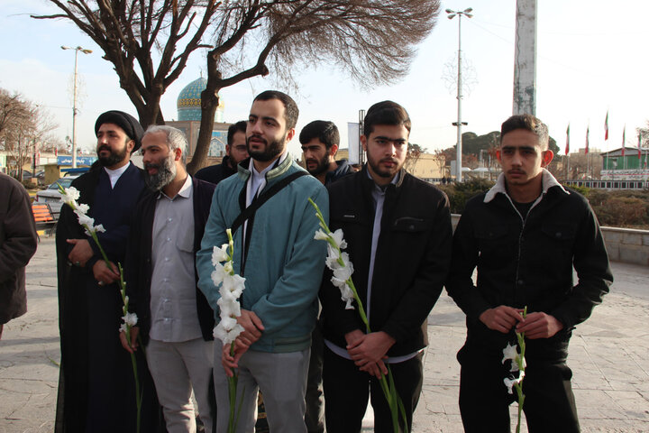 تصاویر /تجدید میثاق امام جمعه قزوین ،مدیر حوزه علمیه ،اساتید وطلاب با شهدا