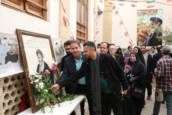 تصاویر/ تجدید بیعت اهالی رسانه و روابط عمومی‌های قم با آرمان‌های امام و انقلاب