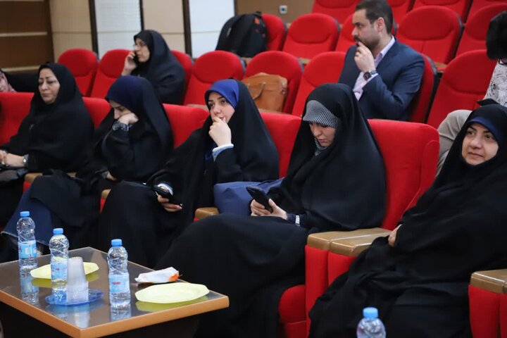 تصاویر/برگزاری اختتامیه پنجمین جشنواره ملی «شعر انتظار» در استان مرکزی