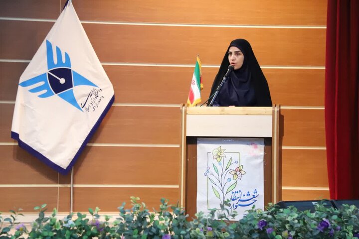 تصاویر/برگزاری اختتامیه پنجمین جشنواره ملی «شعر انتظار» در استان مرکزی