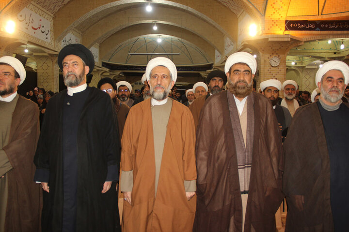 تصاویر / مراسم  فرارسیدن نیمه شعبان با حضور نماینده ولی فقیه در استان اردبیل