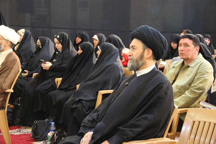 تصاویر / مراسم  فرارسیدن نیمه شعبان با حضور نماینده ولی فقیه در استان اردبیل