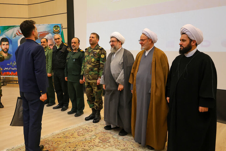 تصاویر / مراسم تجدید بیعت نیروهای مسلح مستقر در استان با آرمان‌های انقلاب اسلامی