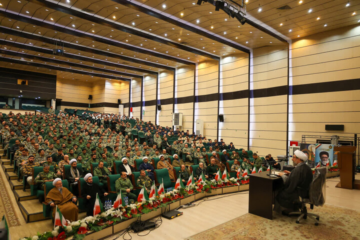 تصاویر / مراسم تجدید بیعت نیروهای مسلح مستقر در استان با آرمان‌های انقلاب اسلامی