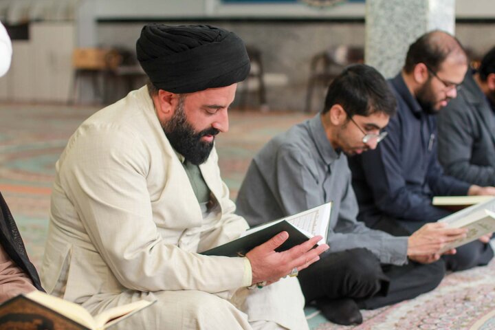 تصاویر| مراسم ختم قرآن به مناسبت روز برات در مدرسه علمیه سفیران هدایت بیرجند