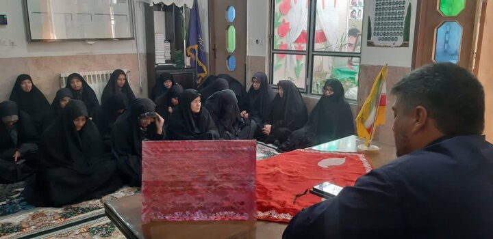 تصاویر/ سلسله نشست های سیاسی بصیرتی در مدرسه علمیه الزهرا ماهان