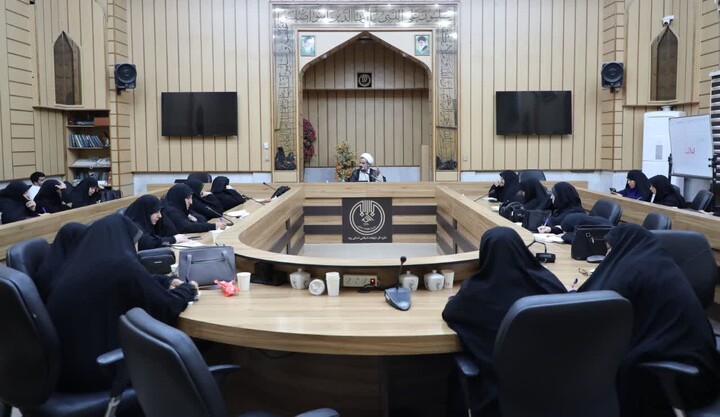 تصاویر/ اولین روز دوره تخصصی حجاب و عفاف همراه با پاسخ به شبهات پیرامون حجاب ویژه مبلغات امین برگزار شد