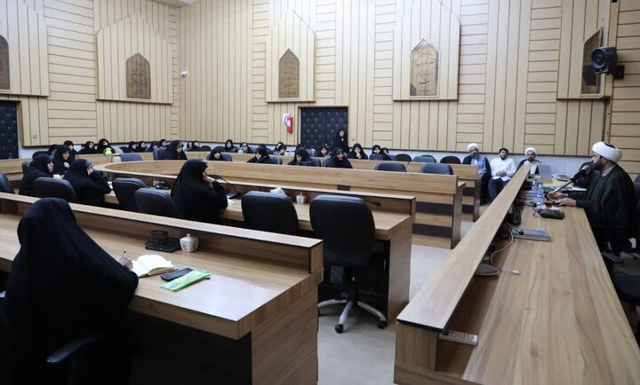 تصاویر/ اولین روز دوره تخصصی حجاب و عفاف همراه با پاسخ به شبهات پیرامون حجاب ویژه مبلغات امین برگزار شد