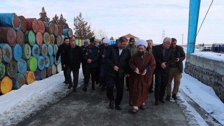 تصاویر/ بازدید امام جمعه شهرستان خوی  از چندین واحد تولیدی شهرک صنعتی
