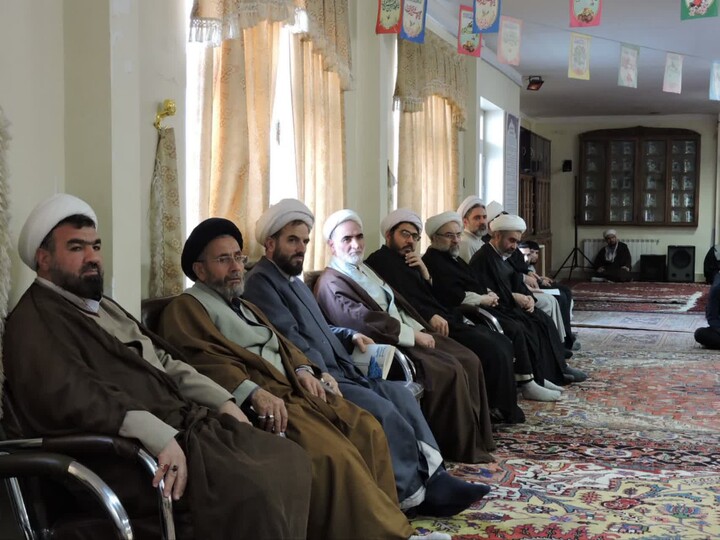 تصاویر / دوره مهدویت ویژه طلاب و اساتید مدرسه علمیه ولیعصر(عج)تبریز