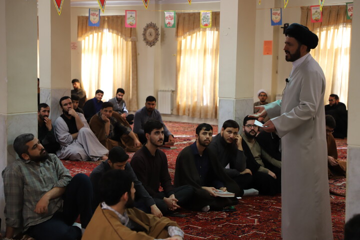 تصاویر / دوره مهدویت ویژه طلاب و اساتید مدرسه علمیه ولیعصر(عج)تبریز