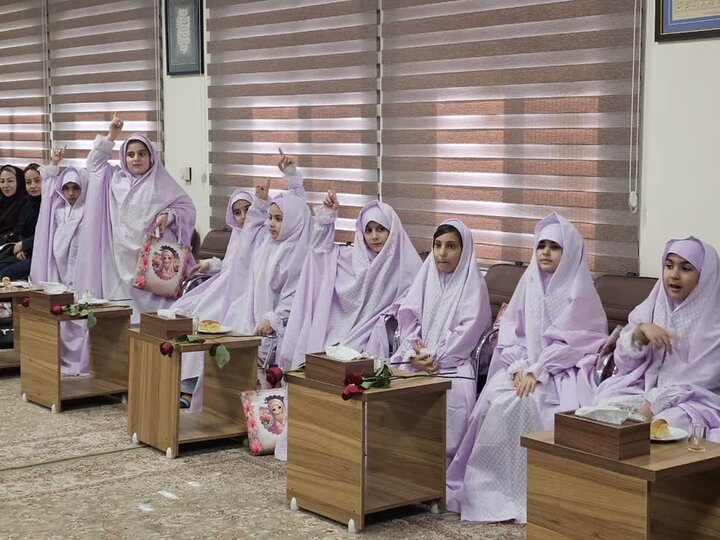 تصاویر/ جشن تکلیف فرزندان کارکنان جمعیت هلال احمر کردستان در دفتر حجت الاسلام والمسلمین پورذهبی