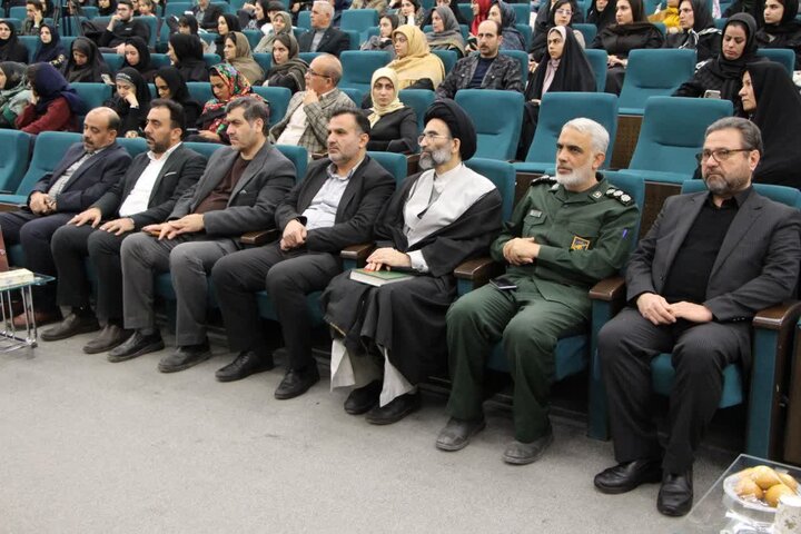 تصاویر/افتتاح نمایشگاه جشنواره ملی فرهنگی هنری فردخت با حضور نماینده ولی فقیه درکاشان