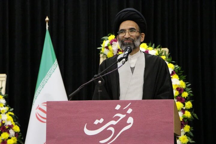 تصاویر/افتتاح نمایشگاه جشنواره ملی فرهنگی هنری فردخت با حضور نماینده ولی فقیه درکاشان