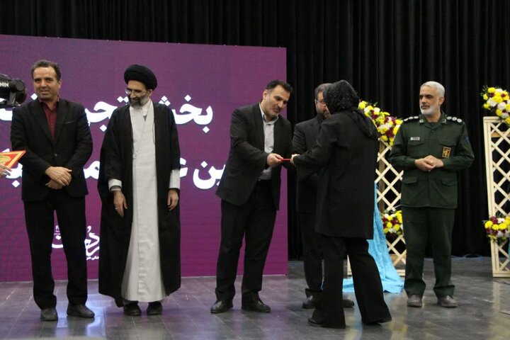 تصاویر/افتتاح نمایشگاه جشنواره ملی فرهنگی هنری فردخت با حضور نماینده ولی فقیه درکاشان