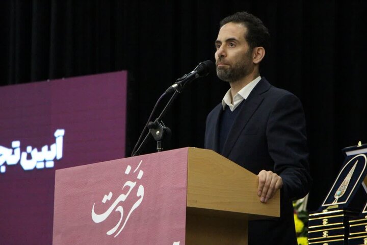 تصاویر/افتتاح نمایشگاه جشنواره ملی فرهنگی هنری فردخت با حضور نماینده ولی فقیه درکاشان