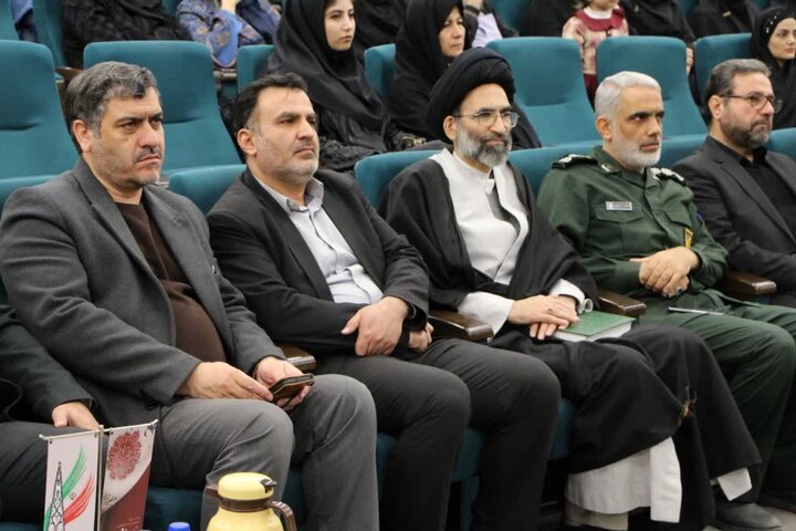 تصاویر/افتتاح نمایشگاه جشنواره ملی فرهنگی هنری فردخت با حضور نماینده ولی فقیه درکاشان