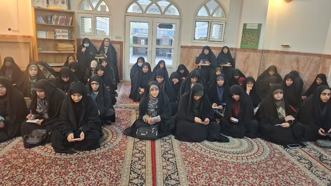 هم‌اندیشی ماهیانه مبلغات طرح امین خواهران کرمان.