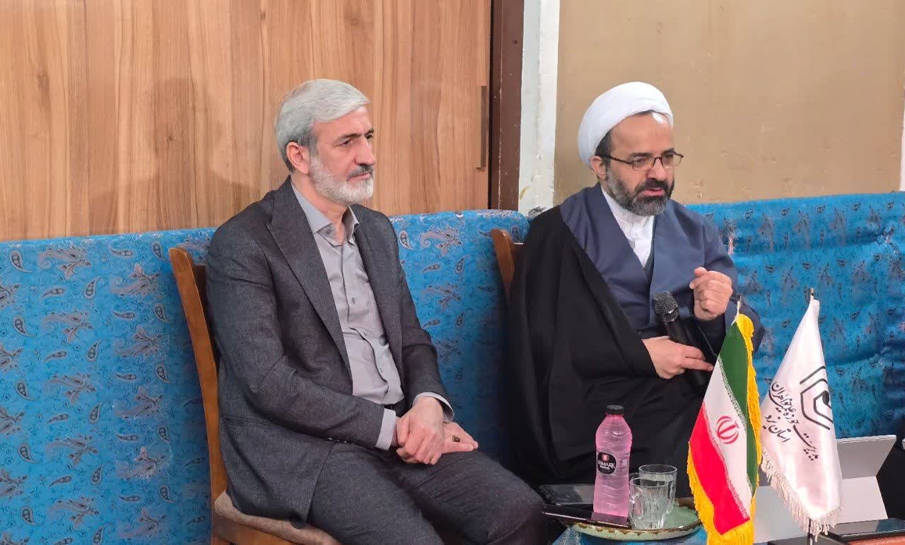 نشست تحلیل تمدنی قرآن در میبد برگزار شد+ عکس