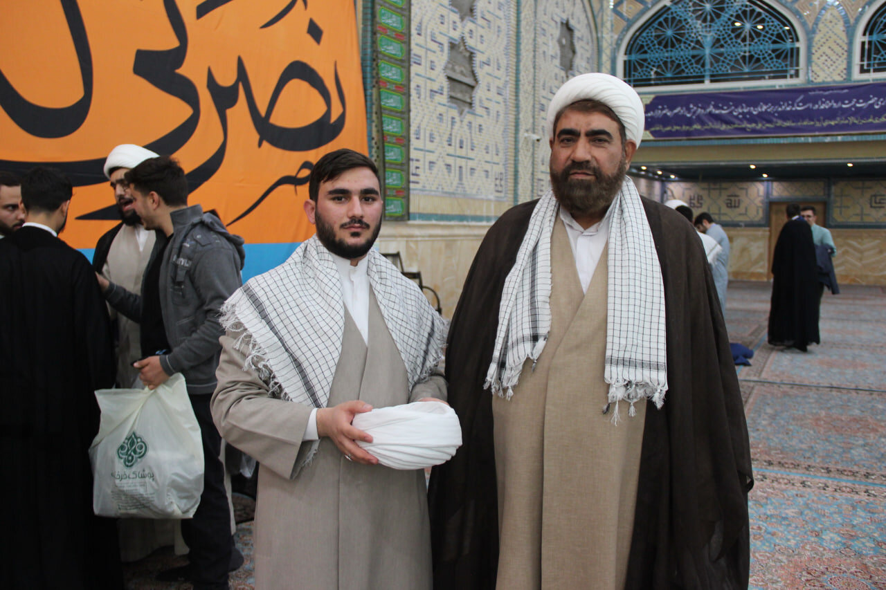 عمامه و لباس روحانیت نشانه سربازی امام زمان(عج) است