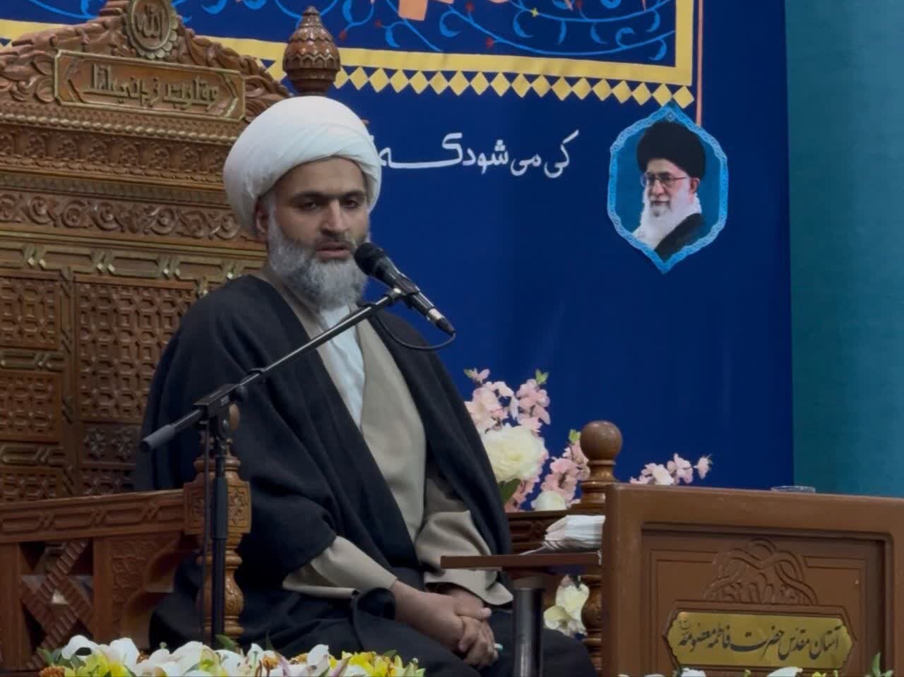 عقلانیت و توسل به اهل‌بیت(ع) ایران را در مسیر پیشرفت قرار داده است