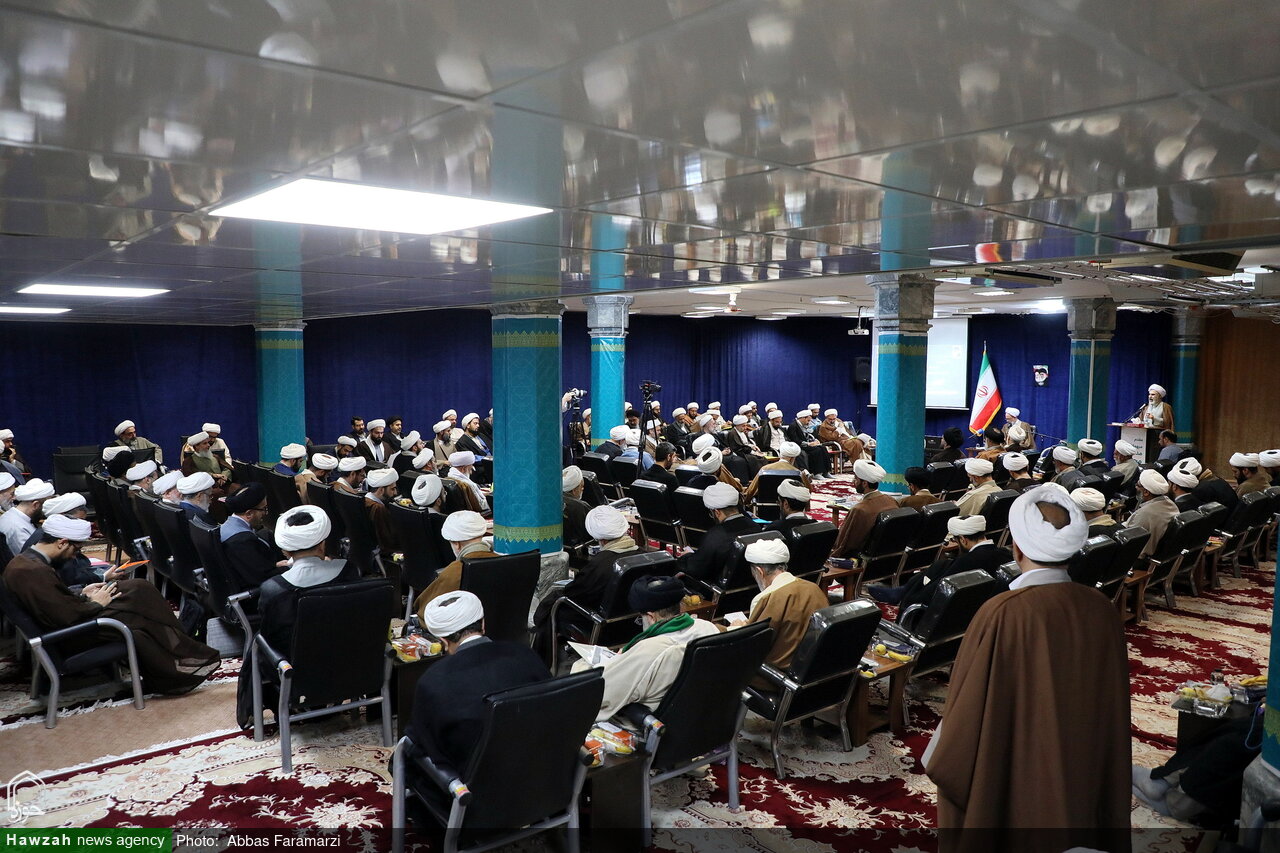 اجرای بیش از ۴۰۰ دوره تخصصی تبلیغ / «بلاغ مبین» رسالت غایی حوزه علمیه است