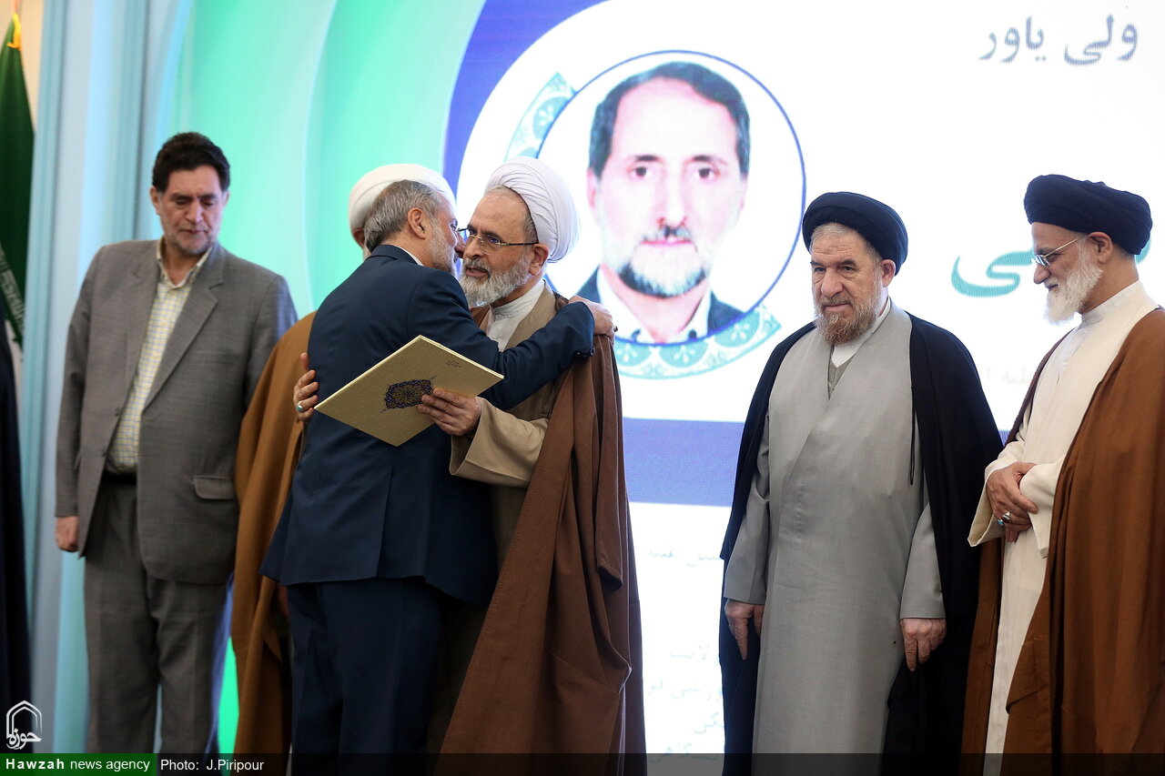 इमाम (अ) का इंतज़ार बिना विरोध के अधूरा है: आयतुल्लाह आराफ़ी