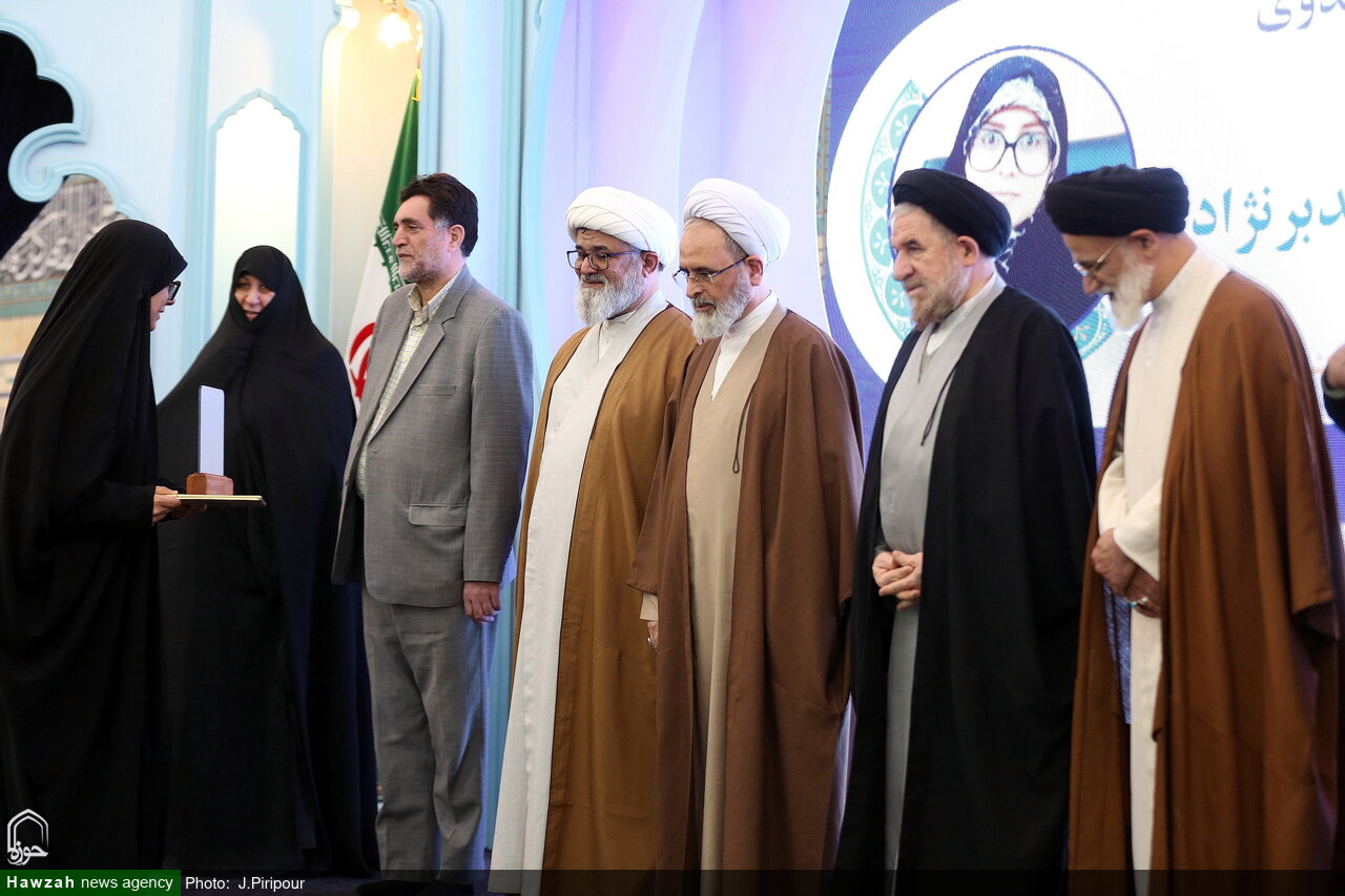 इमाम (अ) का इंतज़ार बिना विरोध के अधूरा है: आयतुल्लाह आराफ़ी