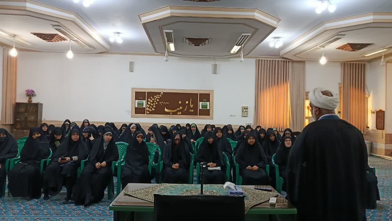 نشست بصیرتی مدرسه علمیه حضرت زینب(س) کرمان