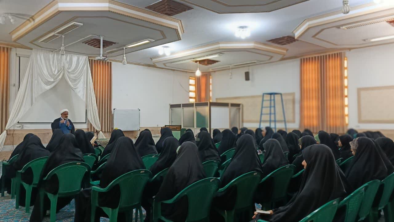 نشست بصیرتی مدرسه علمیه حضرت زینب(س) کرمان