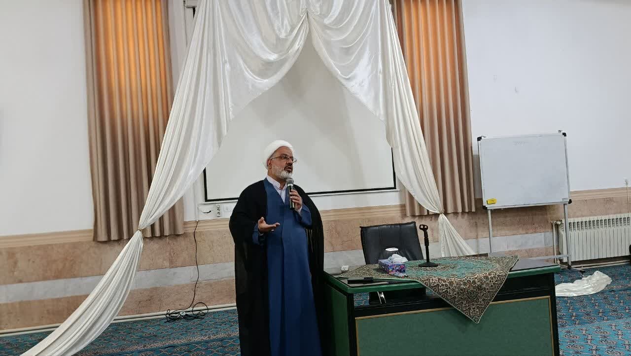 رسالت ملت ایران علاوه بر حفظ دستاوردهای انقلاب؛ رساندن پیام عدالت و معنویت به جهان است+تصاویر