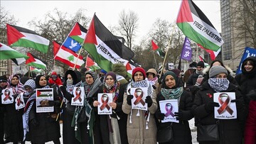 Hundreds of protesters in Berlin demand the release of Palestinian prisoners from Israeli prisons