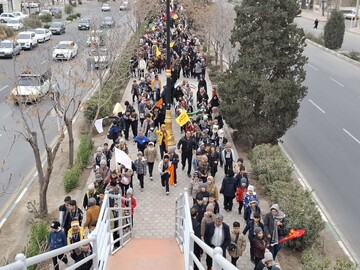 فیلم | راهپیمایی بزرگ دانش آموزی به مناسبت دهه فجر در کاشان