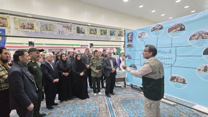 تصاویر/چهارمین نمایشگاه دستاوردهای نظام مقدس جمهوری اسلامی ایران درآران وبیدگل