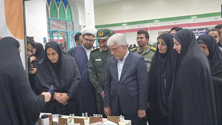 تصاویر/چهارمین نمایشگاه دستاوردهای نظام مقدس جمهوری اسلامی ایران درآران وبیدگل